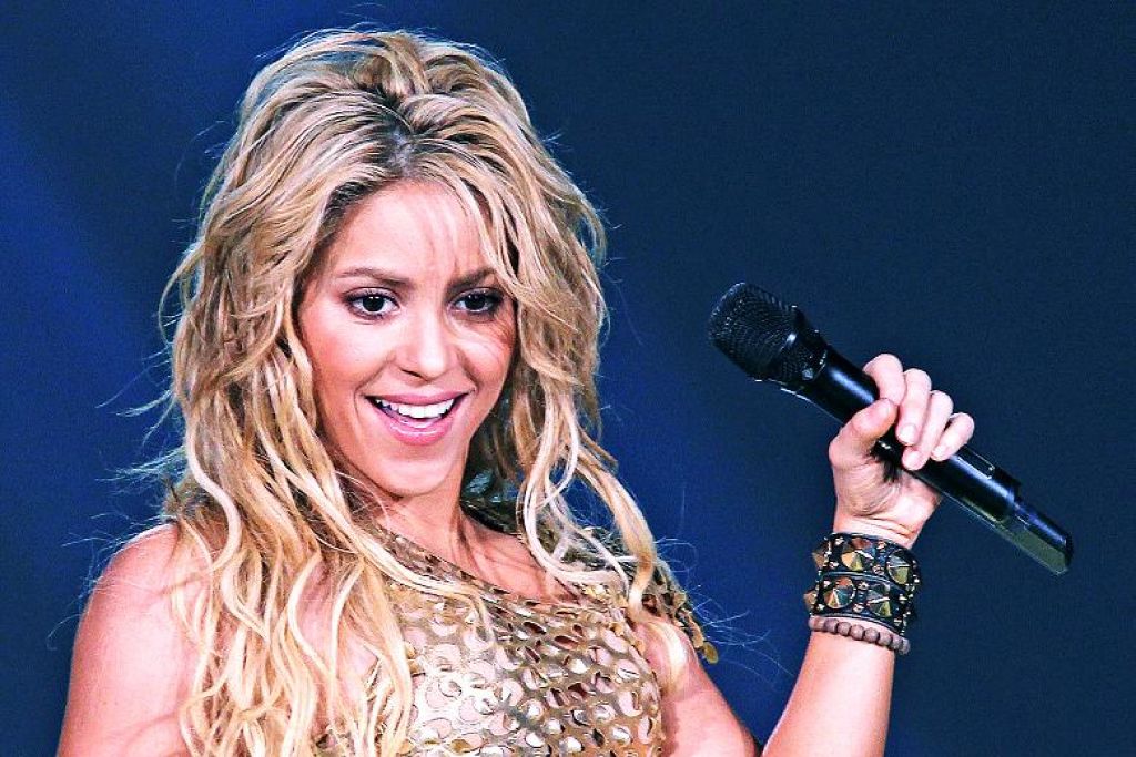 Shakira durante a The Sun Comes Out World Tour