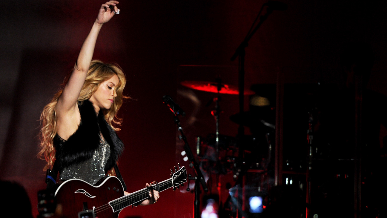 Shakira reencontra sua banda para os ensaios da El Dorado World Tour