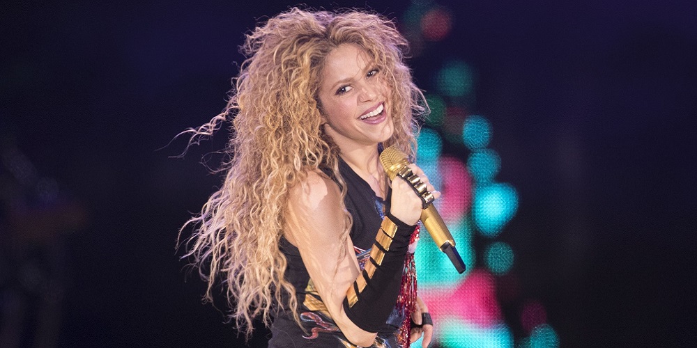 Amarillo: Shakira recebe surpresa durante show em Milão na Itália