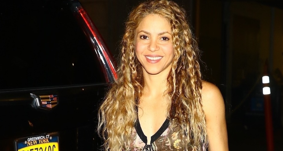 Noite de Garotas: Shakira se diverte no restaurante Zuma em New York City