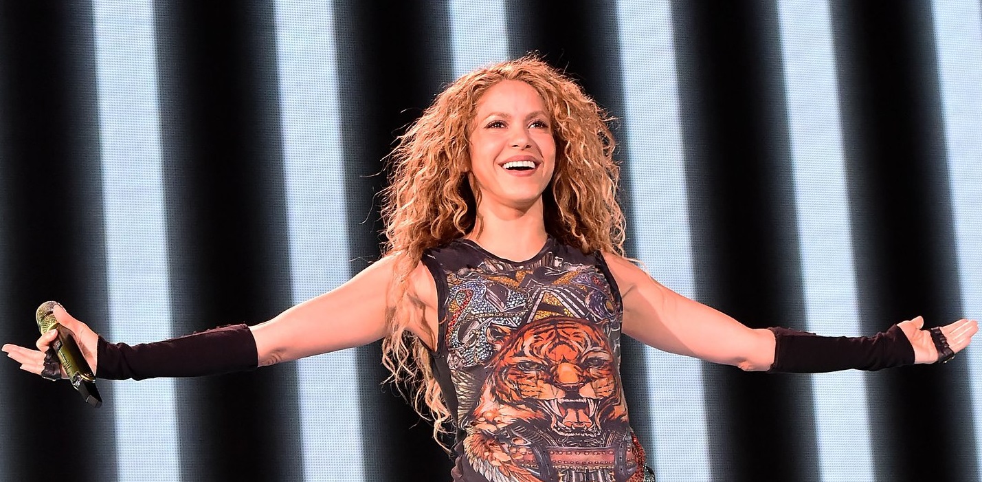 Após recuperação, Shakira encanta durante show em Anahein, Califórnia