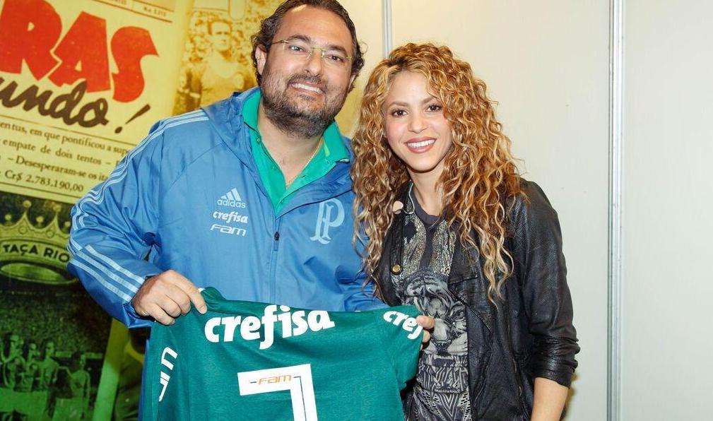 Shakira e Alexandre Mattos, diretor de futebol do Palmeiras.