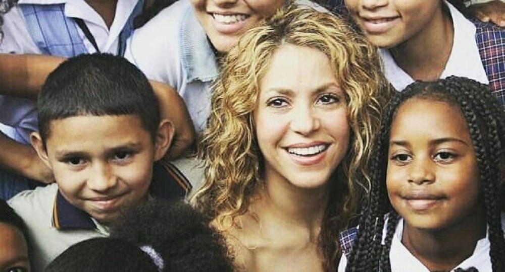 Shakira vai em evento para a construção de nova em Cartagena