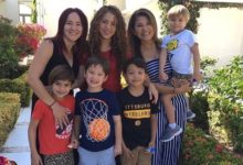 Shakira com a família e amigos em Miami