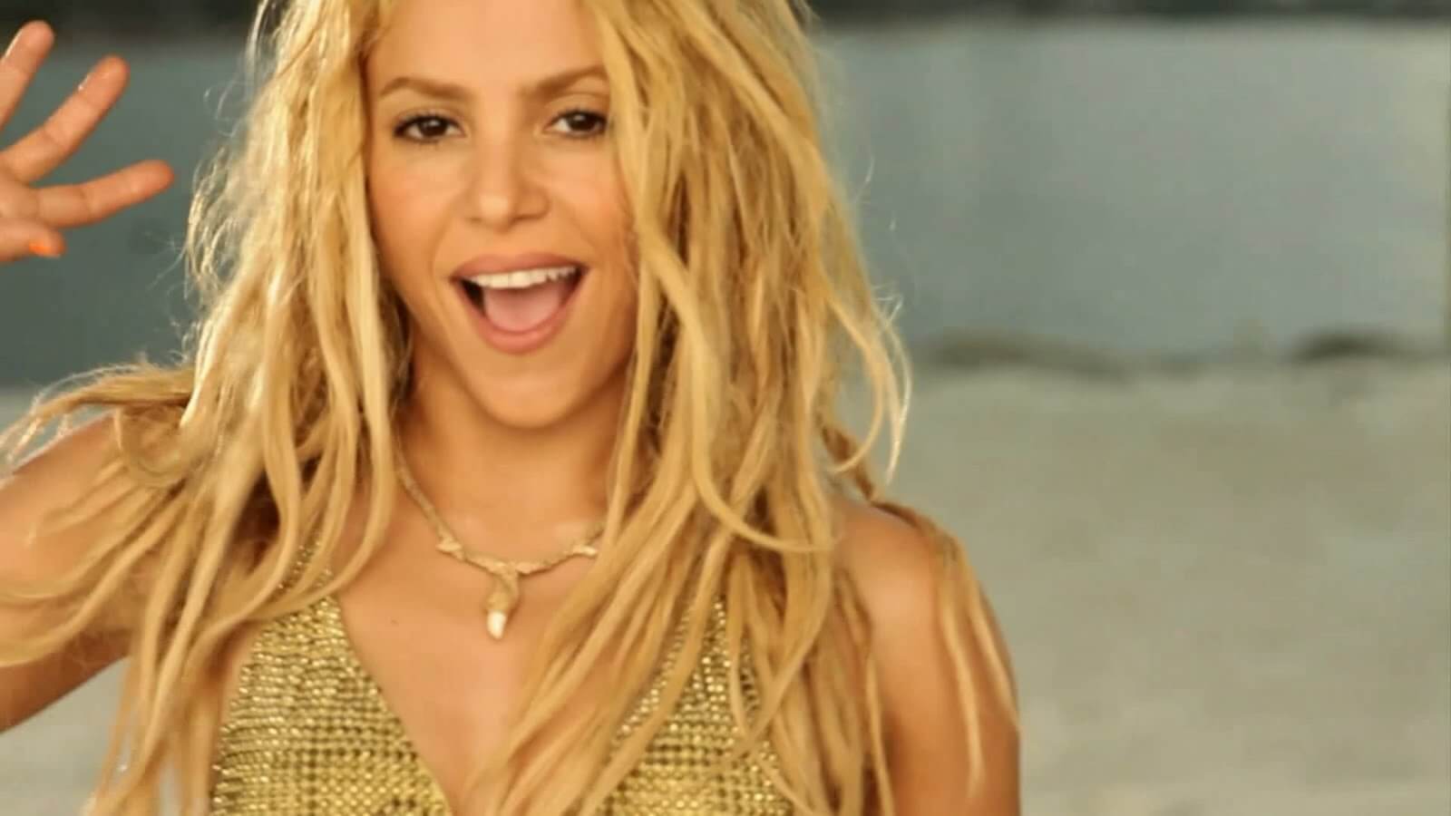 Há 9 anos, Shakira filmava o clipe de Loca em Barcelona