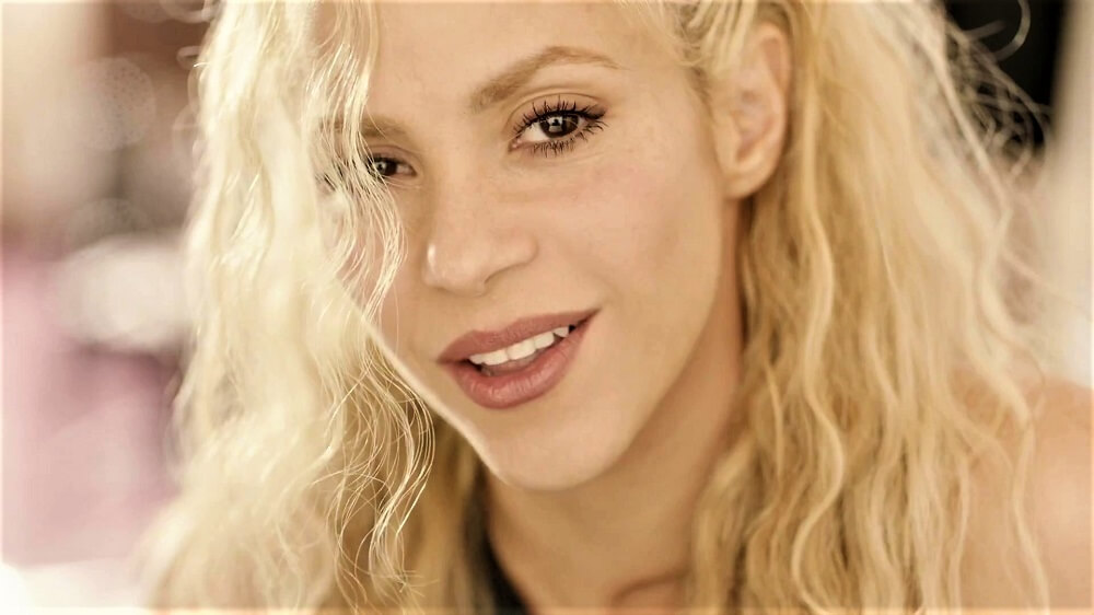 Shakira recebe certificado no México por 240 mil cópias de Me Enamoré