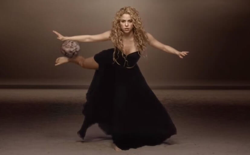 Shakira compartilha vídeo jogando pebolim