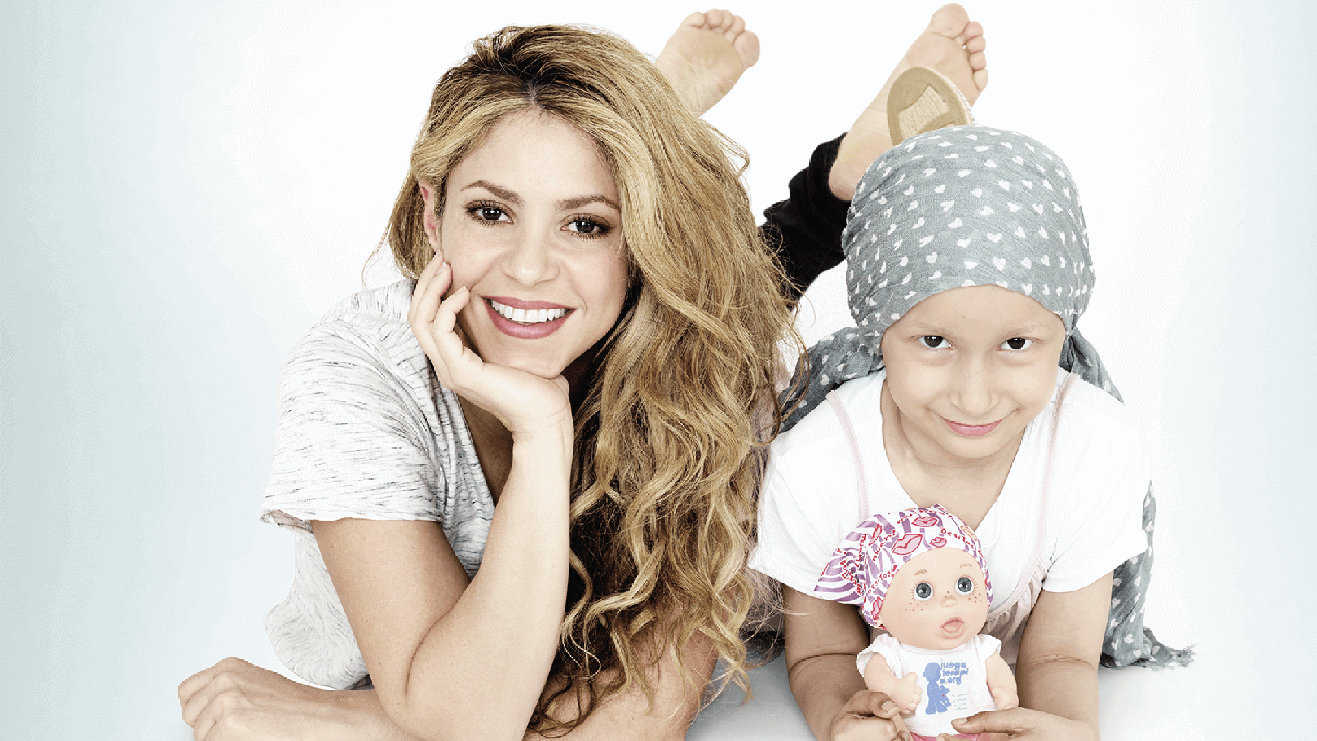 Shakira e Juegaterapia emocionam a Corina