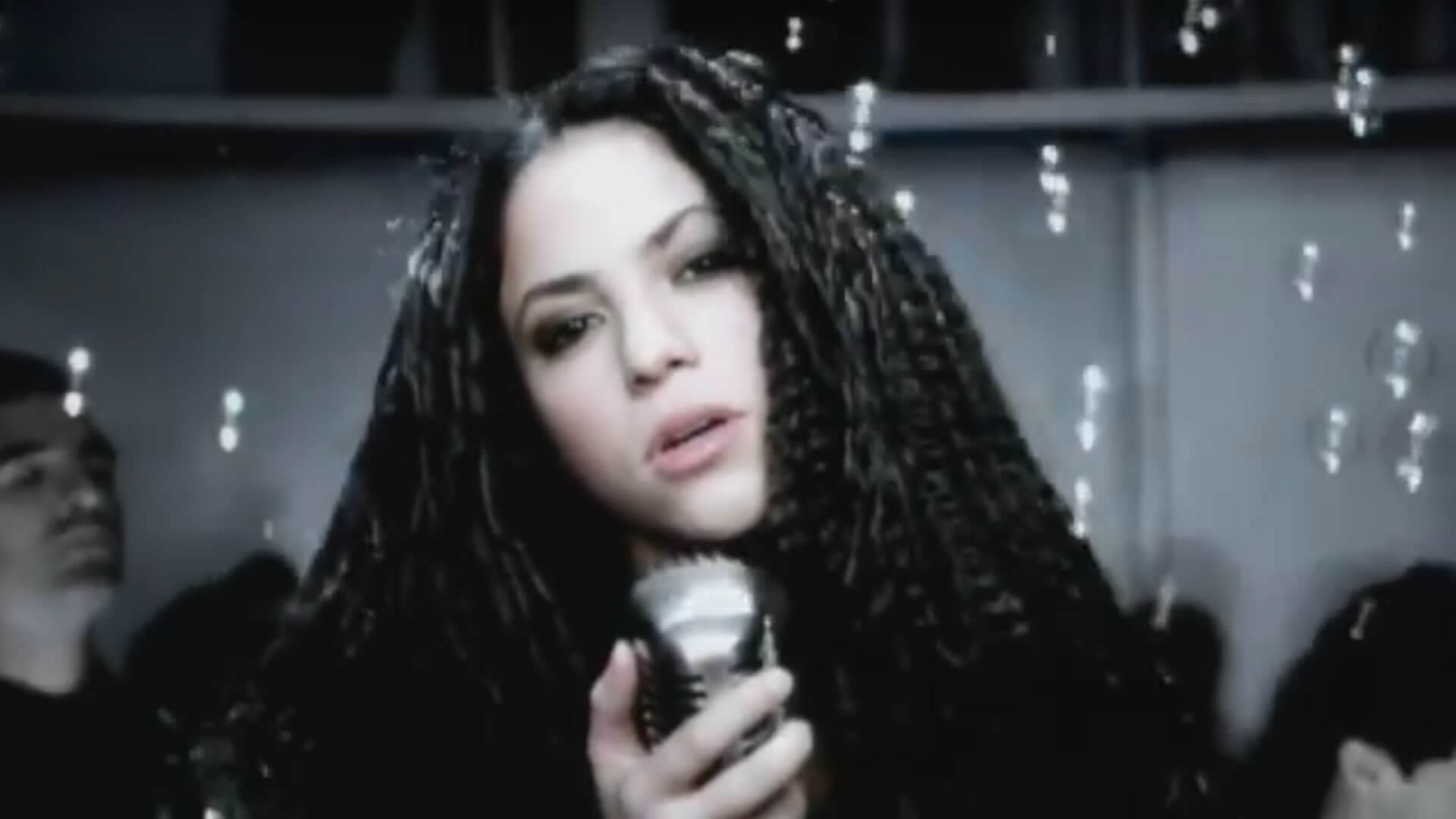 Shakira – Inevitable