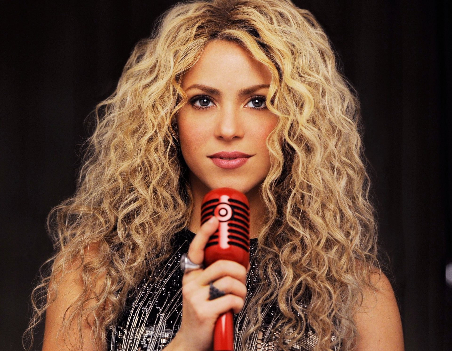 À medida que nos adaptamos ao momento que estamos vivendo, Shakira compartilha uma notícia emocionante aos shakifãs.