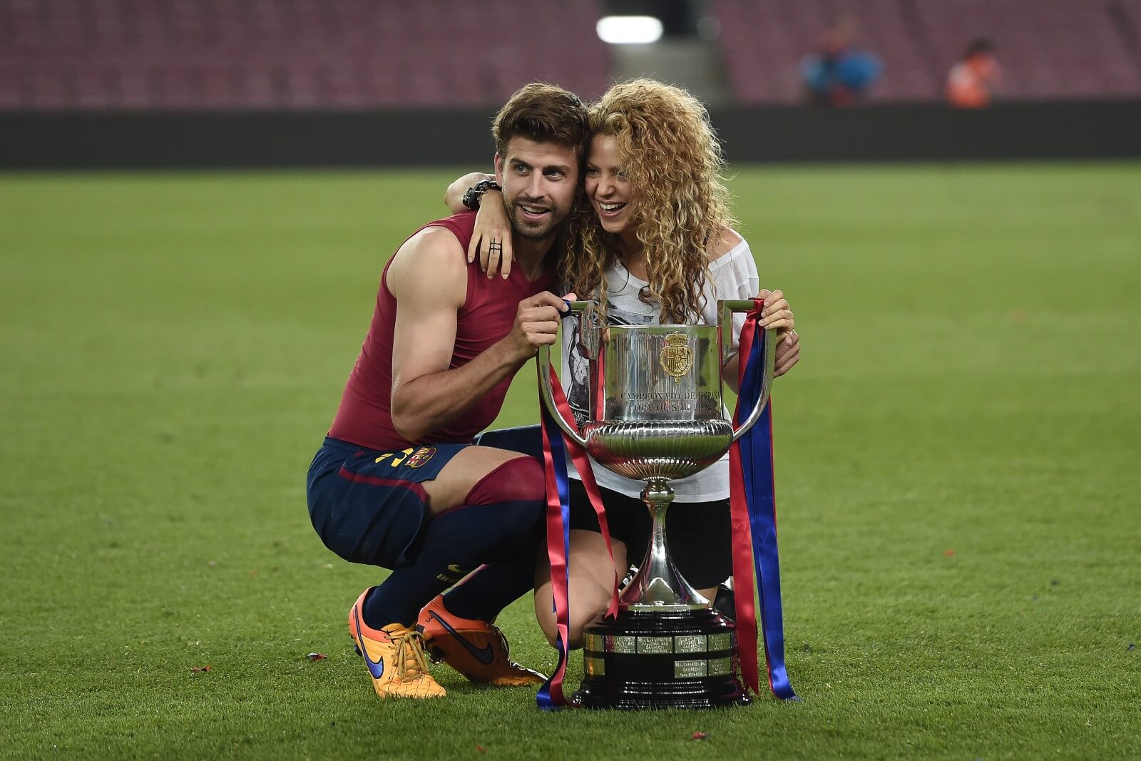 Shakira parabeniza Gerard Piqué por prêmio no Globe Soccer Awards