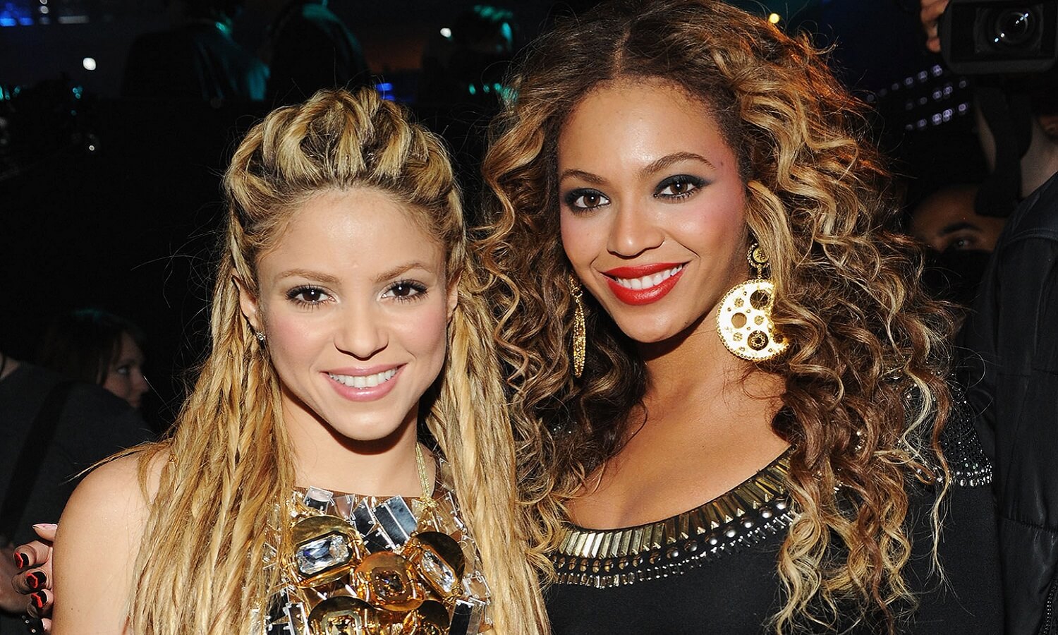 Beyoncé deseja Feliz Aniversário para Shakira - Amizade do Pop