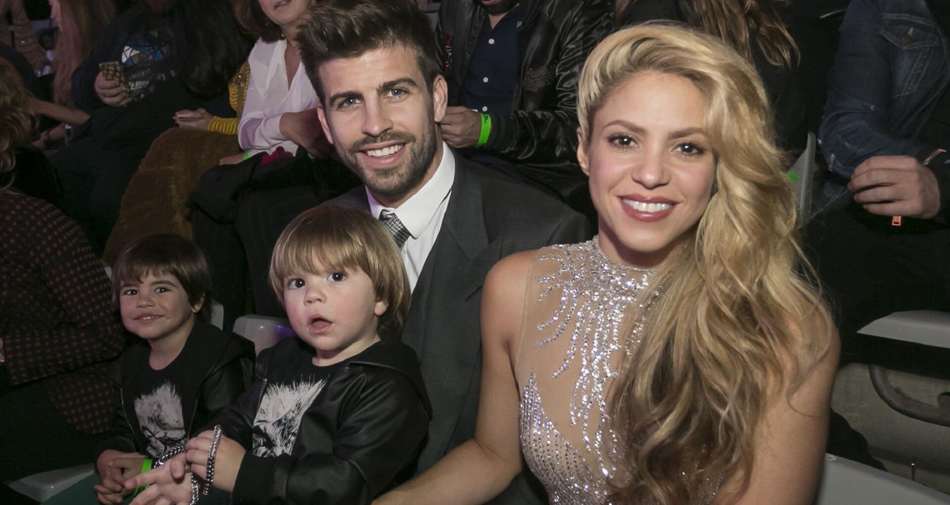 Piqué pede música de Shakira em rádio para homenagear seus filhos