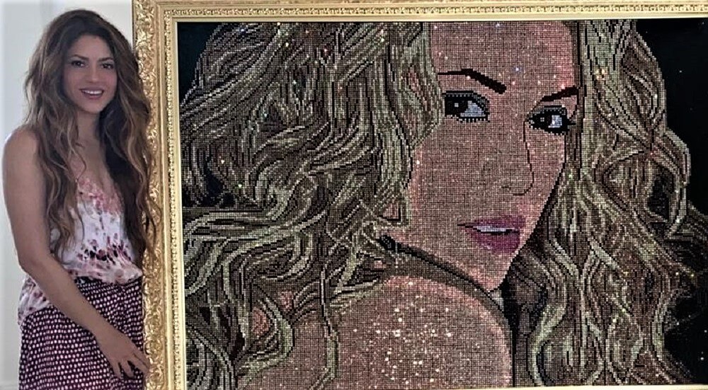 Mr. Bling cria obra de Shakira em Cristais Swarovski