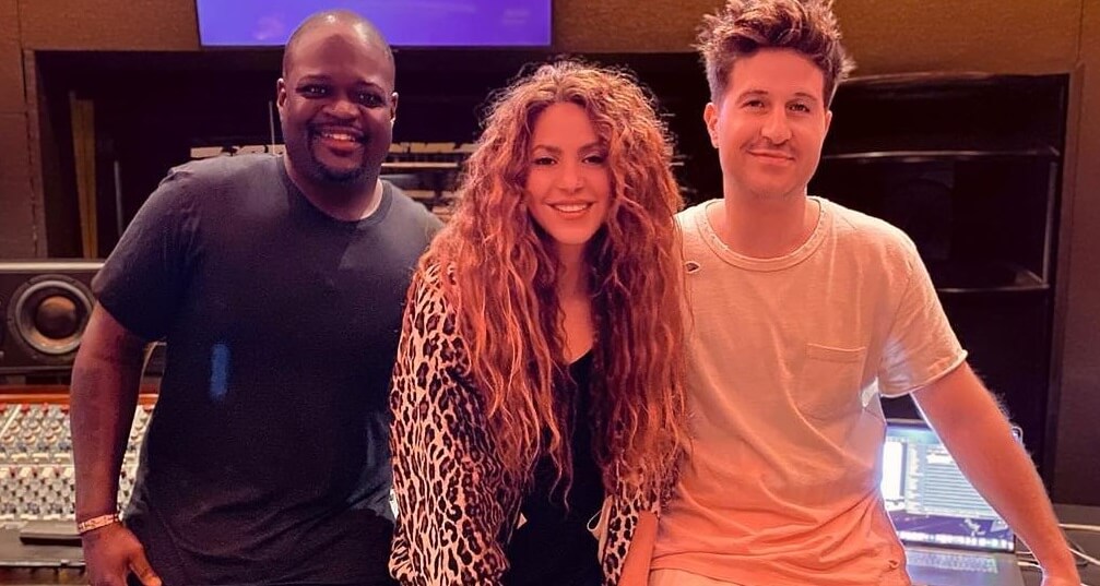 Shakira esteve no estúdio em Miami com Poo Bear e Sasha Sirota