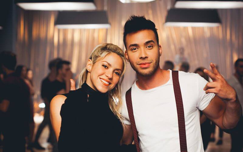 Deja Vu de Shakira e Prince Royce vendeu 900 mil cópias nos USA