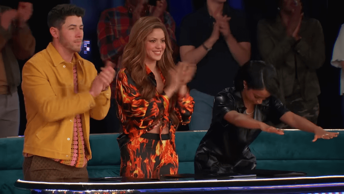 Shakira e Nick Jonas dançam "Chantaje" no Dancing With Myself